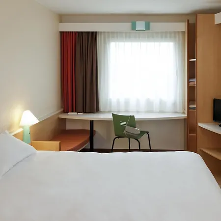Ibis Hauptbahnhof 2* Augsburgo