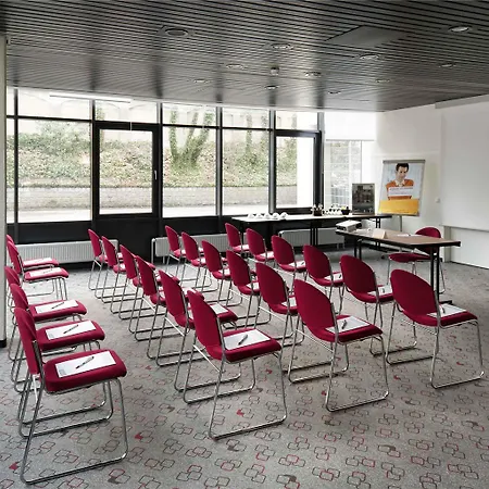 Ibis Hauptbahnhof Hotel 2*