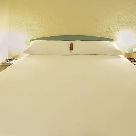 Hotel Ibis Hauptbahnhof 2*