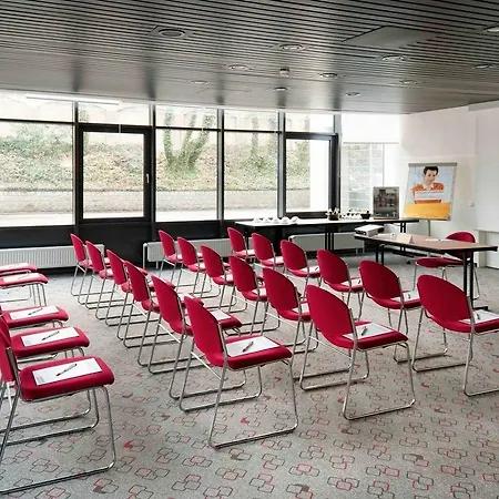 Ibis Hauptbahnhof 2* Augsburgo