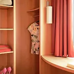 Ibis Hauptbahnhof 2* Aψβούργη