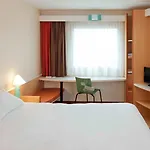 Ibis Hauptbahnhof 2*