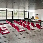 Ibis Hauptbahnhof 2* Aψβούργη