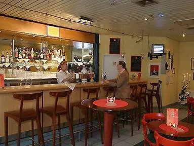 Ibis Hauptbahnhof 2* אוגסבורג