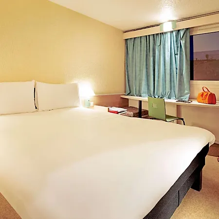 Отель Ibis Hauptbahnhof 2*