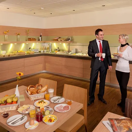 Отель Ibis Hauptbahnhof Аугсбург