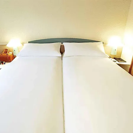Hotel Ibis Hauptbahnhof 2*