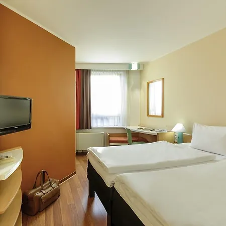 Отель Ibis Hauptbahnhof