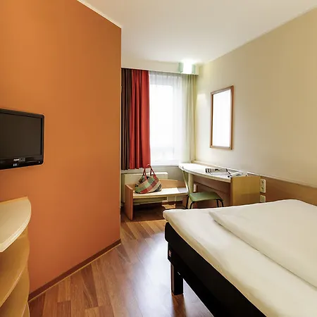 Ibis Hauptbahnhof 2* Аугсбург