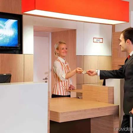Отель Ibis Hauptbahnhof 2*