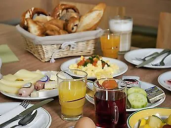 Отель Ibis Hauptbahnhof 2*