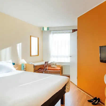 Ibis Hauptbahnhof Otel Augsburg
