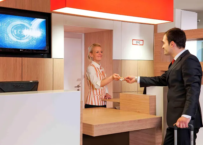 Ibis Hauptbahnhof Hotel 2*